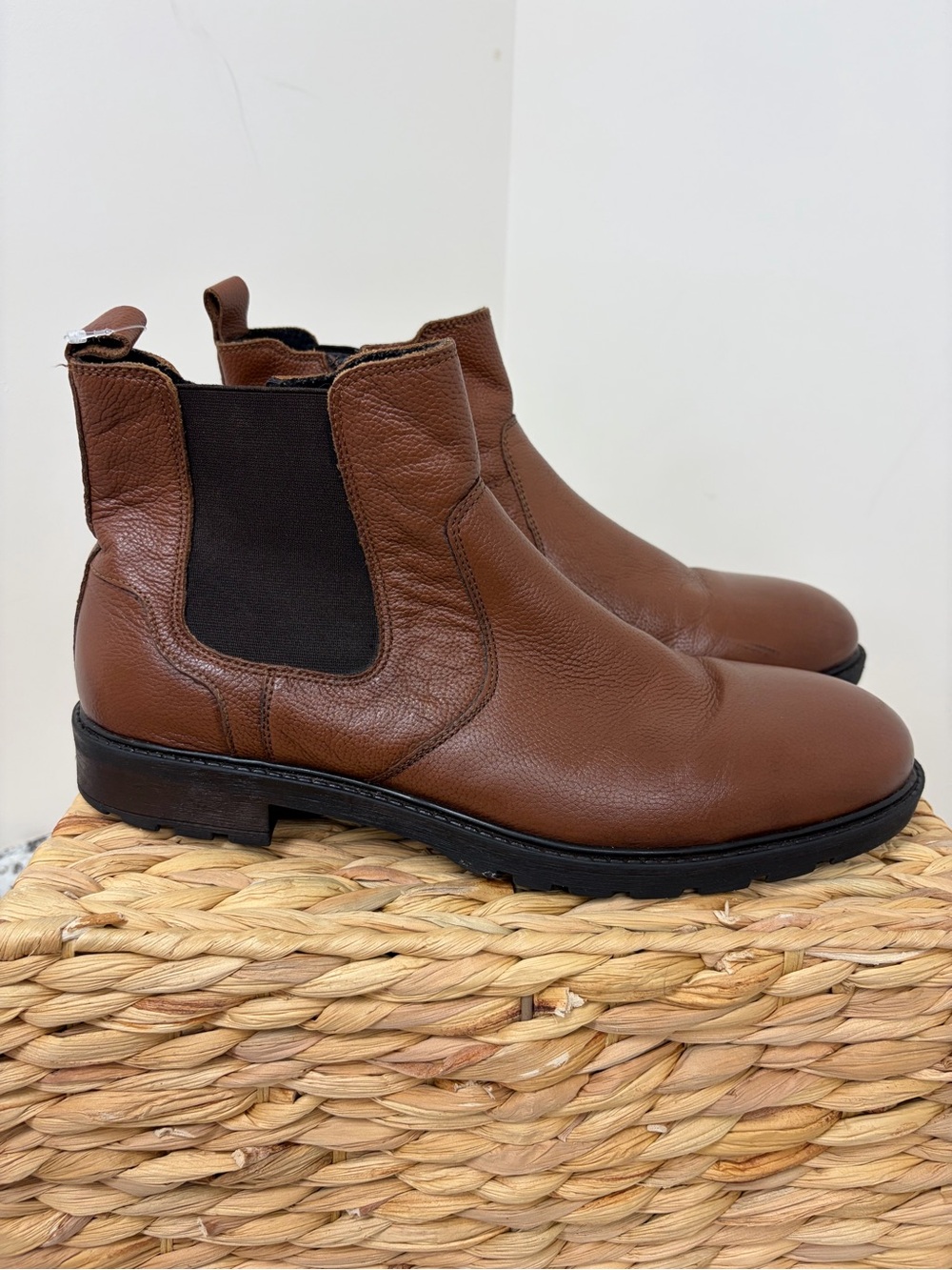 Men's Brown Leather Chukka Boots with Elastic Gusset